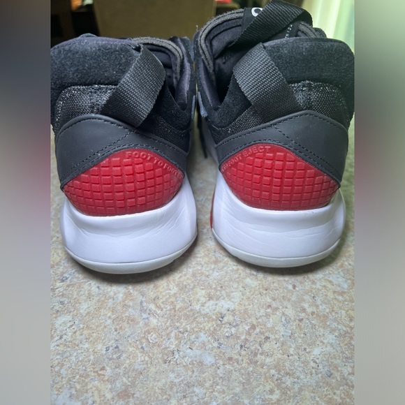 Air Jordan MA2 'Bred' - Mens Size 12 - Picture 3 of 9